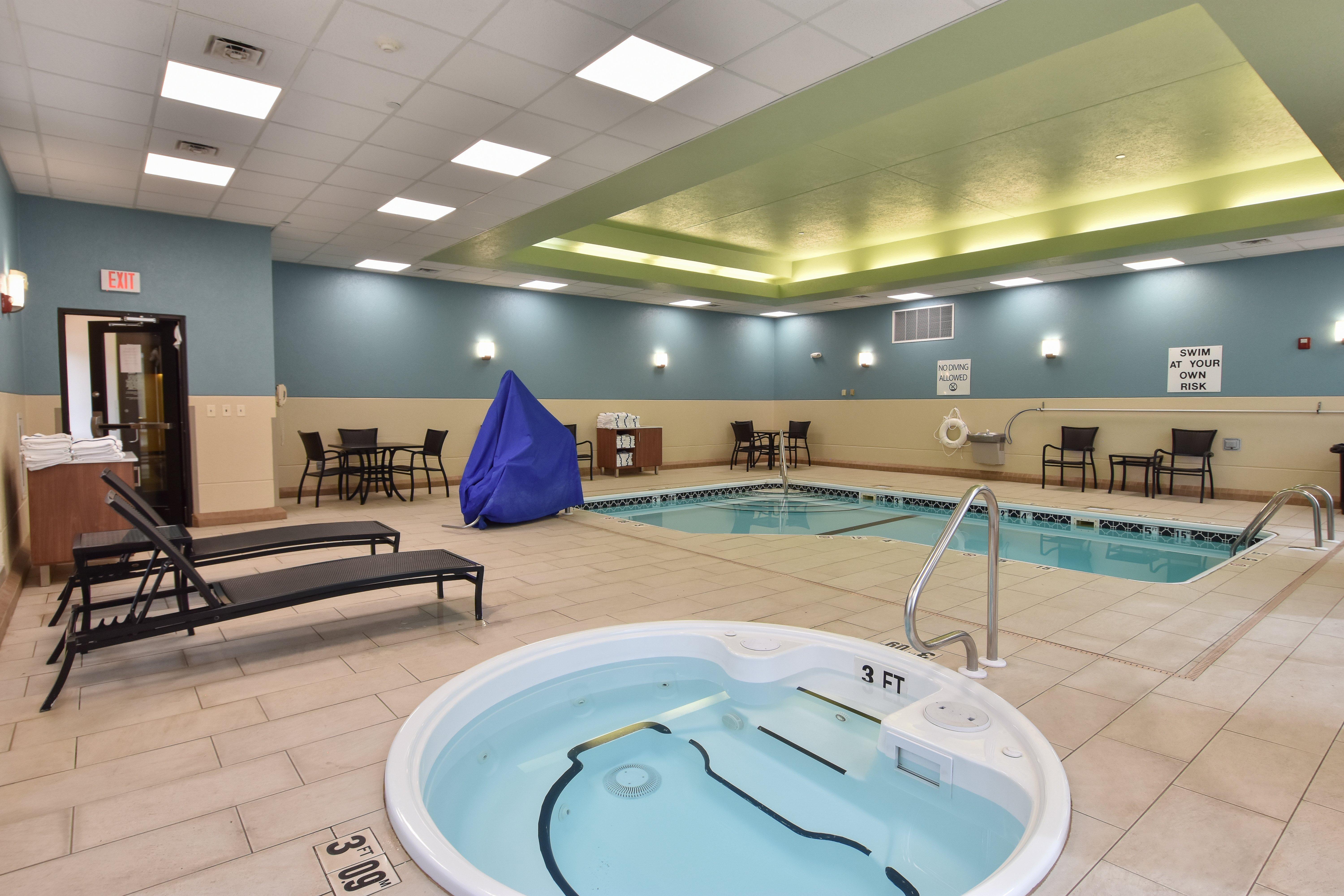 Holiday Inn Express And Suites Springfield Medical District By Ihg Exterior foto
